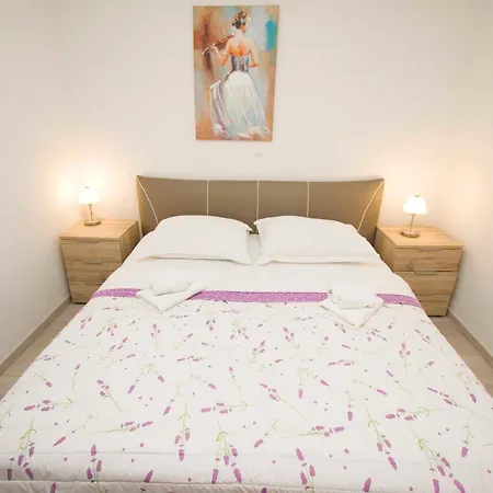 Stipe * מאקרסקה