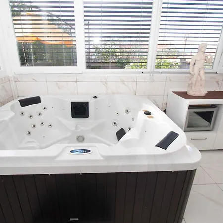 Stipe מאקרסקה